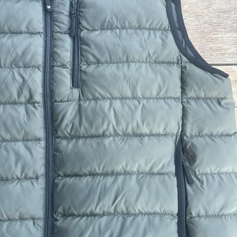 Sorry to heat men’s down vest size medium 0521